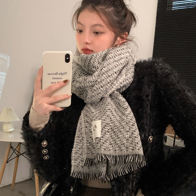 Moekas naiste talvesall logoga