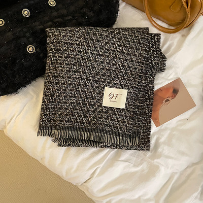 Moekas naiste talvesall logoga