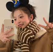 Eșarfă de damă cu dungi în două culori