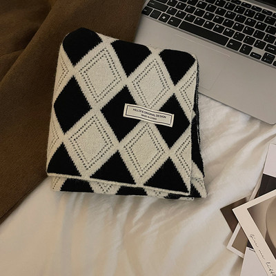 Γυναικείο κασκόλ  σε διάφορα χρώματα