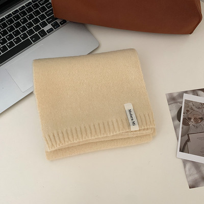 Χειμερινό κασκόλ σε διάφορα χρώματα