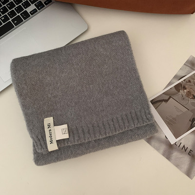 Χειμερινό κασκόλ σε διάφορα χρώματα