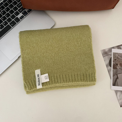 Χειμερινό κασκόλ σε διάφορα χρώματα