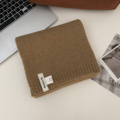 Χειμερινό κασκόλ σε διάφορα χρώματα