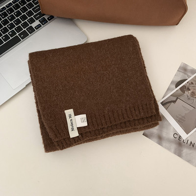 Χειμερινό κασκόλ σε διάφορα χρώματα