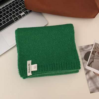 Χειμερινό κασκόλ σε διάφορα χρώματα