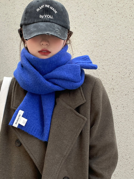 Χειμερινό κασκόλ σε διάφορα χρώματα