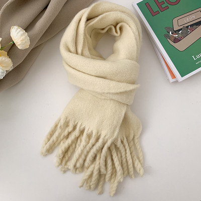 Puhas naiste sall erinevates värvides