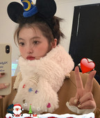 Γυναικείο αφράτο κασκόλ με κουμπιά