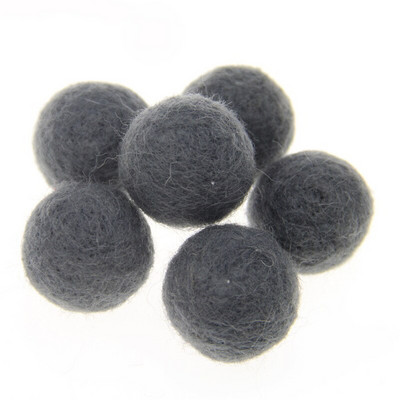 10 vnt. vilnos veltinio kamuoliukai, apvalūs vilnos veltinio rutuliai.