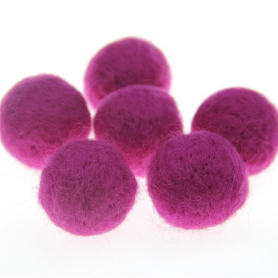 10 vnt. vilnos veltinio kamuoliukai, apvalūs vilnos veltinio rutuliai.