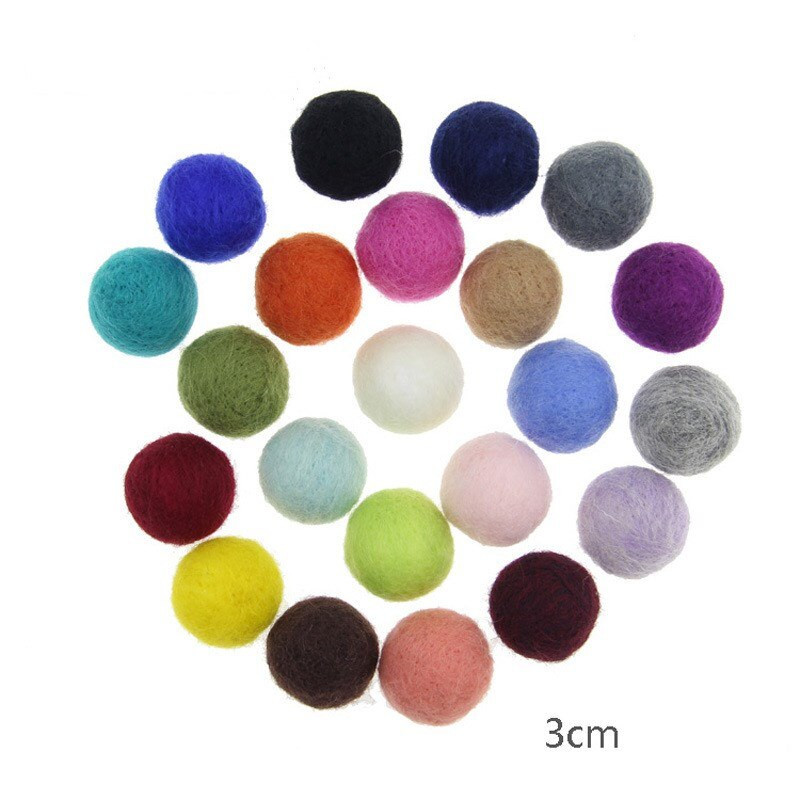 10 vnt. vilnos veltinio kamuoliukai, apvalūs vilnos veltinio rutuliai.