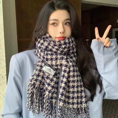 Aplikatsiooniga vabaaja naiste ruuduline sall