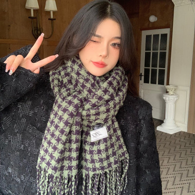 Aplikatsiooniga vabaaja naiste ruuduline sall