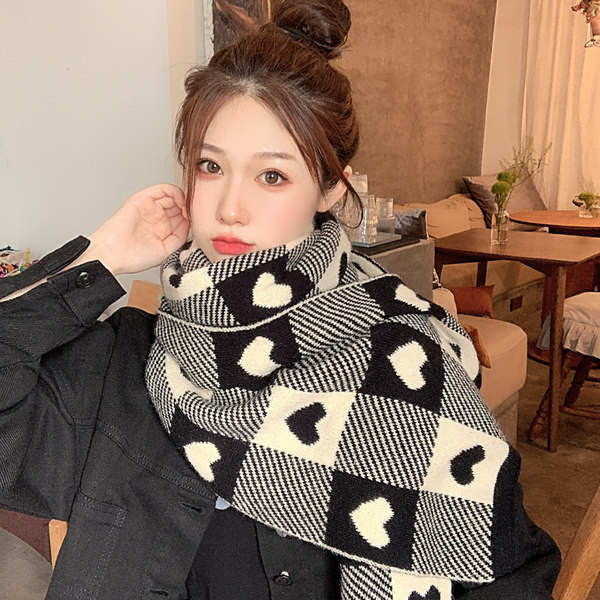 Γυναικείο κασκόλ με κέντημα