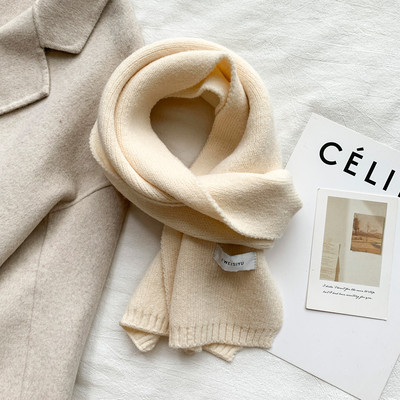 Μονόχρωμο γυναικείο κασκόλ  έμβλημα