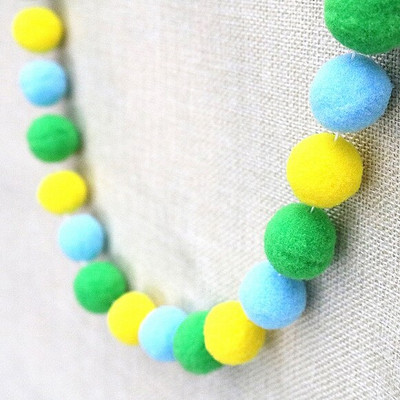 Πολύχρωμη μπάλα από τσόχα Παιδικά κορίτσια Διακόσμηση δωματίου γάμου Χριστουγεννιάτικο πάρτι γενεθλίων Κρεμαστό στολίδι τοίχου για παιδιά DIY Παιχνίδια Προμήθειες
