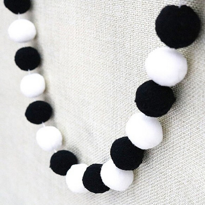 Πολύχρωμη μπάλα από τσόχα Παιδικά κορίτσια Διακόσμηση δωματίου γάμου Χριστουγεννιάτικο πάρτι γενεθλίων Κρεμαστό στολίδι τοίχου για παιδιά DIY Παιχνίδια Προμήθειες