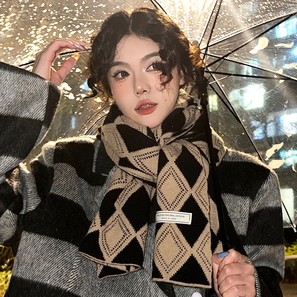 Modni zimski karirani šal za žene