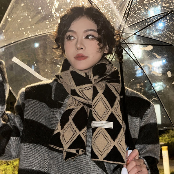 Modni zimski karirani šal za žene