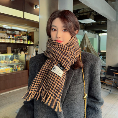 Γυναικείο καρό κασκόλ  με λογότυπο κατάλληλο για τον χειμώνα