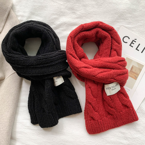 Eșarfă tricotată pentru femei