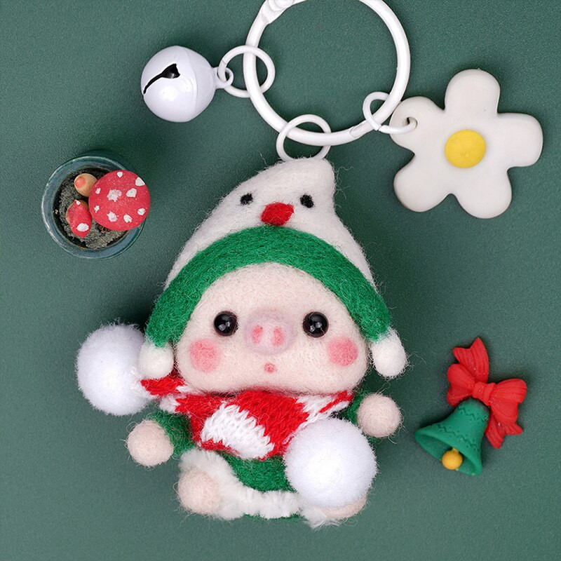 Ornament pentru păpușă de pluș Cadou de zi de naștere Păpușă pitică Anul Nou Porc de Crăciun Decor suspendat pentru mașină și geantă Decor drăguț din desene animate
