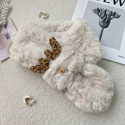 Γυναικείο βελούδινο κασκόλ με τρισδιάστατο στοιχείο