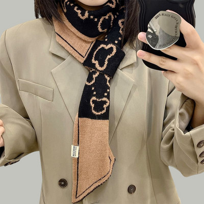 Γυναικείο μοντέρνο λεπτό πλεκτό κασκόλ με γράμματα