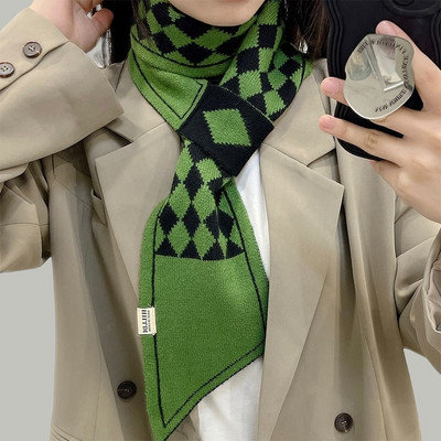 Γυναικείο μοντέρνο λεπτό πλεκτό κασκόλ με γράμματα