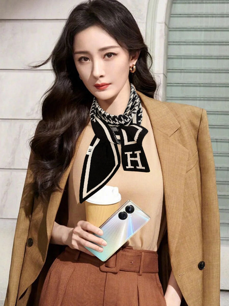 Γυναικείο μοντέρνο λεπτό πλεκτό κασκόλ με γράμματα