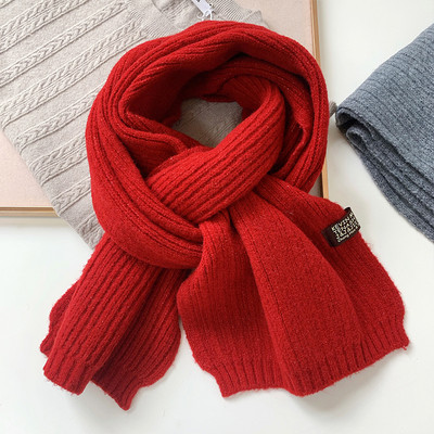 Puhta mustriga ühevärviline talvine kootud sall