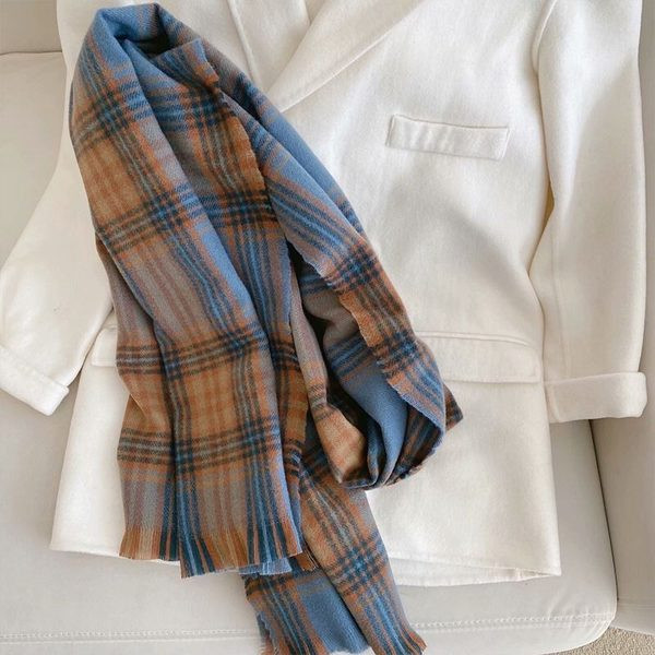 Μοντέρνο γυναικείο κασκόλ 