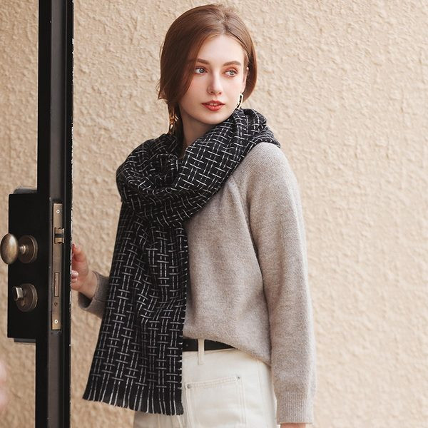 Moekas sügis-talvine naiste sall