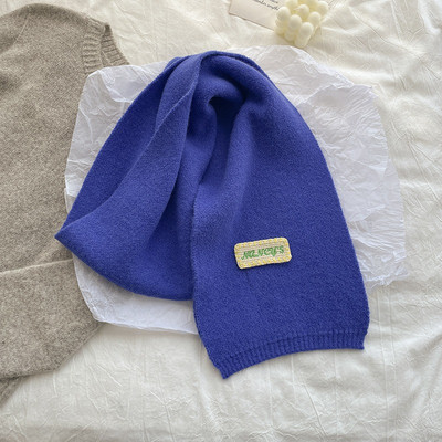 Μονόχρωμο χειμωνιάτικο κασκόλ για γυναίκες με λογότυπο