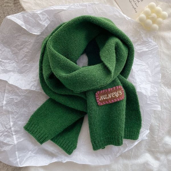 Μονόχρωμο χειμωνιάτικο κασκόλ για γυναίκες με λογότυπο