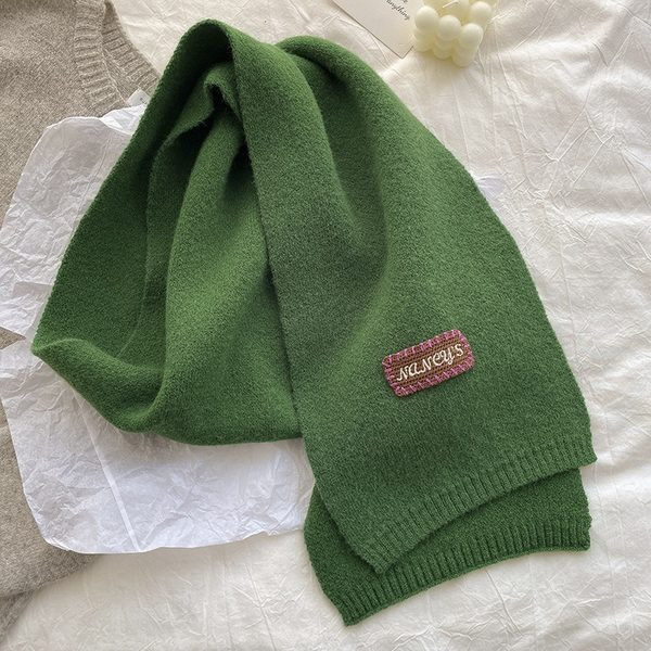 Μονόχρωμο χειμωνιάτικο κασκόλ για γυναίκες με λογότυπο