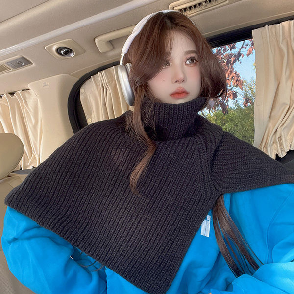 Γυναικείο πλεκτό κασκόλ κατάλληλο για τον χειμώνα