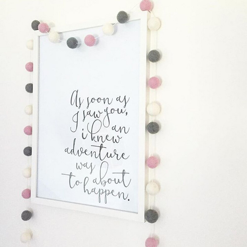 2M 30 rutuliukų vilnos veltinio rutuliukai pom pom girliandos, skirtos miegamojo gimtadienio vakarėliui pakabinti ant sienos