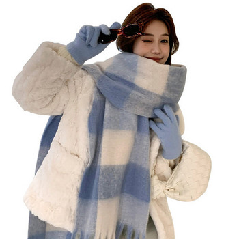 Зимен дамски шал с ресни