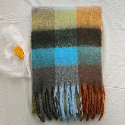 Eșarfă de iarnă de damă cu franjuri