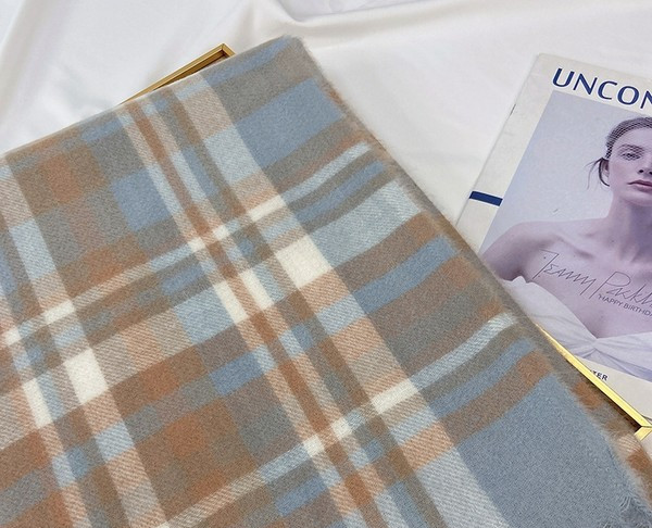 Γυναικείο χειμωνιάτικο κασκόλ με κρόσσια