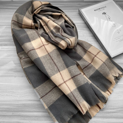 Νέο μοντέλο γυναικείο καρό κασκόλ κατάλληλο για τον χειμώνα