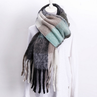 Moekas sügis-talvine ruuduline naiste sall