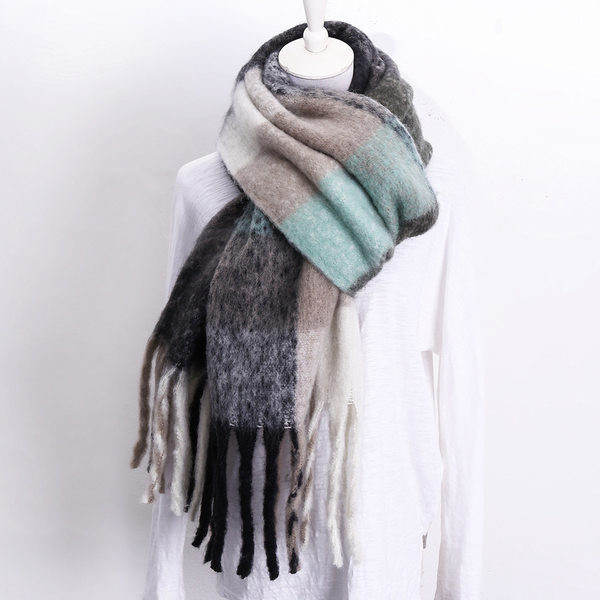 Moekas sügis-talvine ruuduline naiste sall