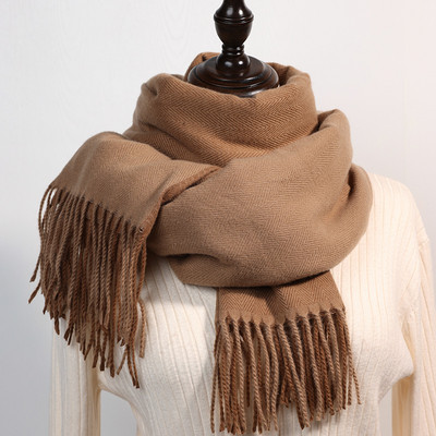 Μοντέρνο γυναικείο κασκόλ  με κρόσσια