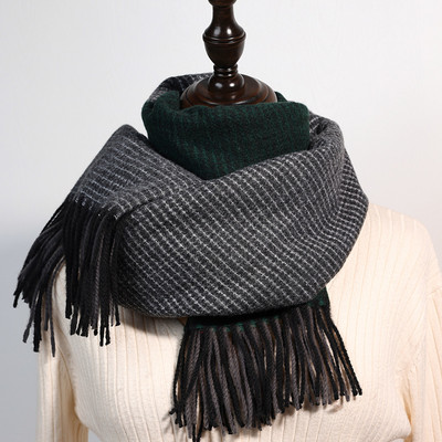 Μοντέρνο γυναικείο κασκόλ  με κρόσσια