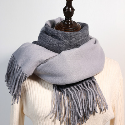 Μοντέρνο γυναικείο κασκόλ  με κρόσσια