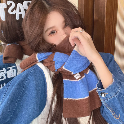 Γυναικείο χειμωνιάτικο ριγέ κασκόλ με γράμματα