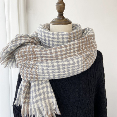 Γυναικείο φαρδύ κασκόλ για το φθινόπωρο και το χειμώνα με κρόσσια